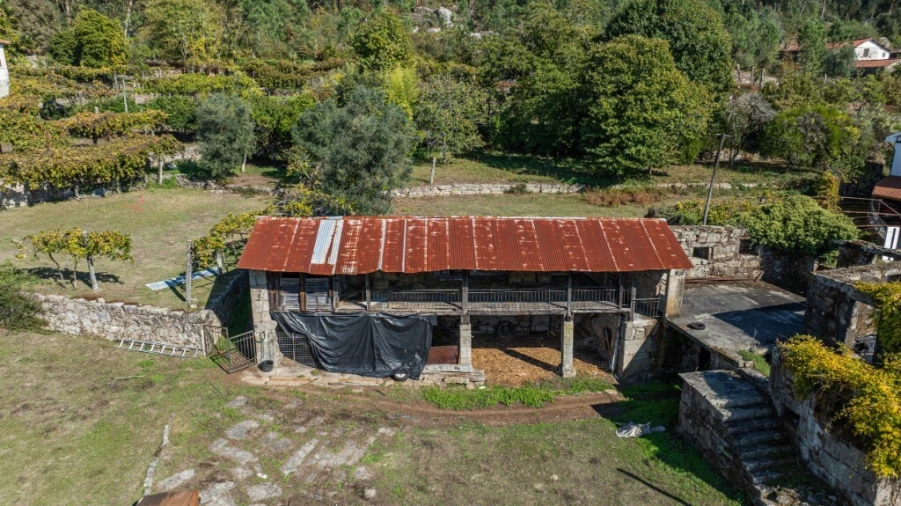 Quinta T4 para Venda em Torre e Portela Foto 38