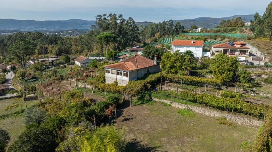 Quinta T4 para Venda em Torre e Portela Foto 5