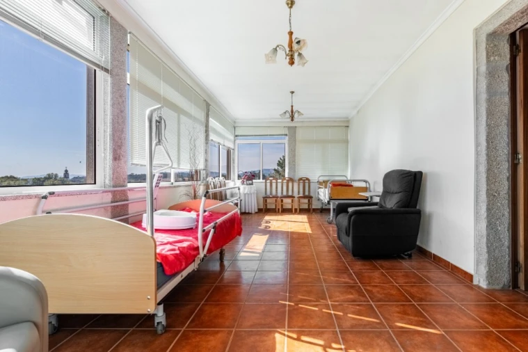 Quinta T4 para Venda em Torre e Portela Foto 18