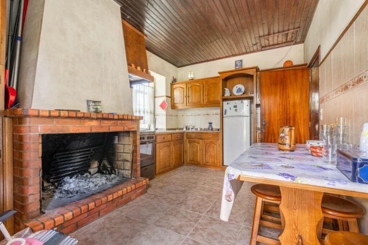 Quinta T4 para Venda em Torre e Portela Foto 7