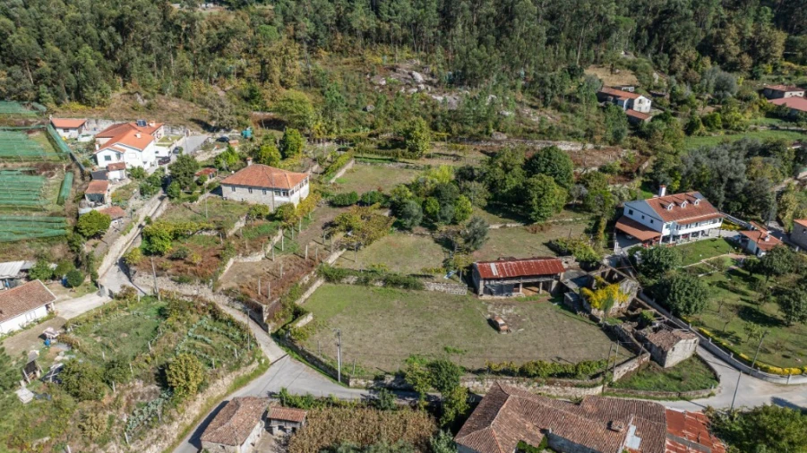 Quinta T4 para Venda em Torre e Portela Foto 26