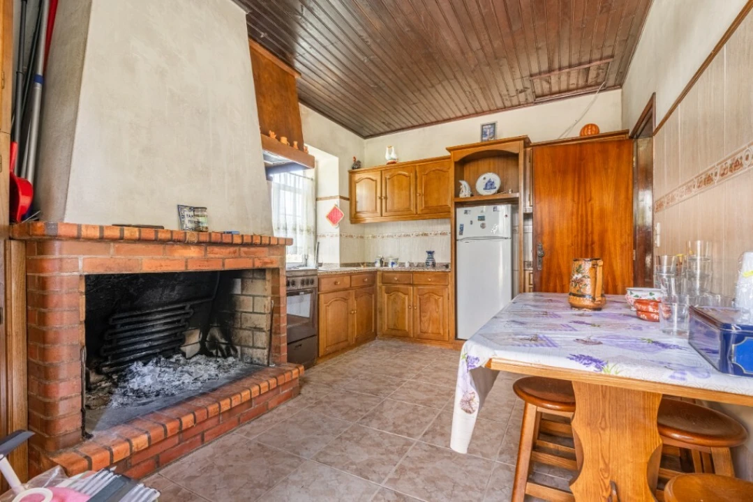 Quinta T4 para Venda em Torre e Portela Foto 7