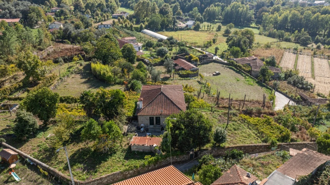 Quinta T4 para Venda em Torre e Portela Foto 33