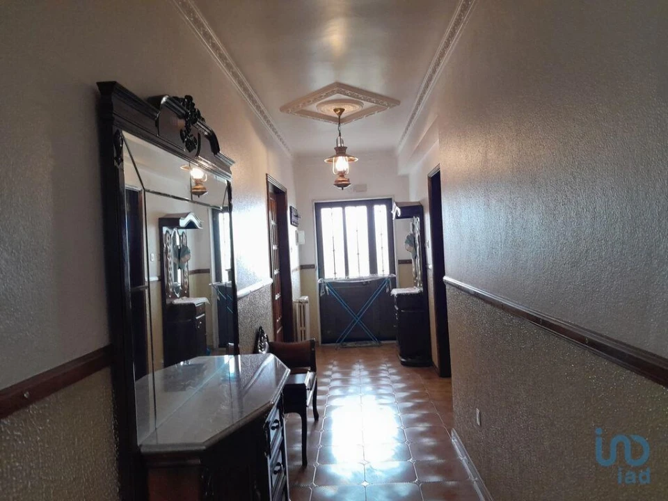 Moradia T5 para Venda em Cortes do Meio Foto 11