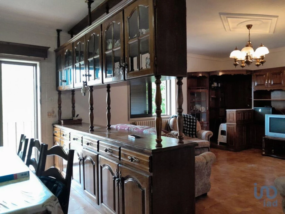 Moradia T5 para Venda em Cortes do Meio Foto 8