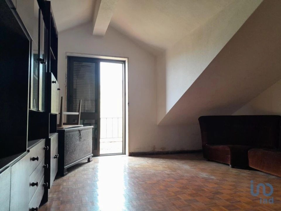 Moradia T5 para Venda em Cortes do Meio Foto 13