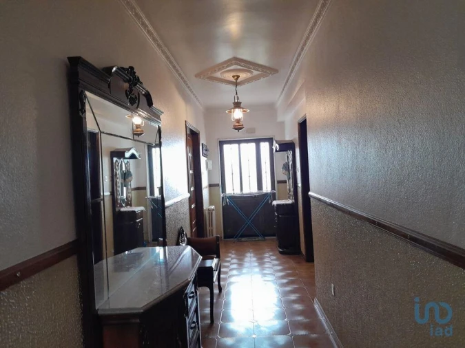 Moradia T5 para Venda em Cortes do Meio Foto 11