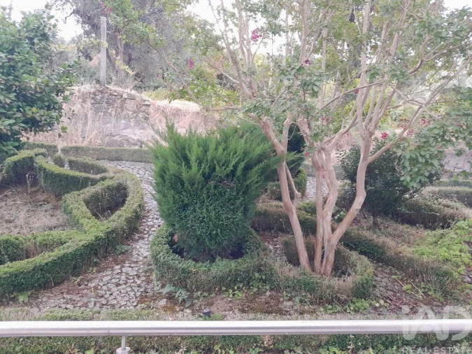 Moradia T5 para Venda em Cortes do Meio Foto 19