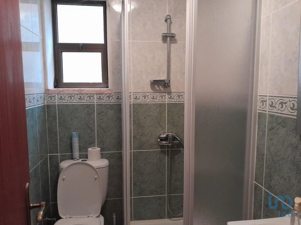 Moradia T5 para Venda em Cortes do Meio Foto 12