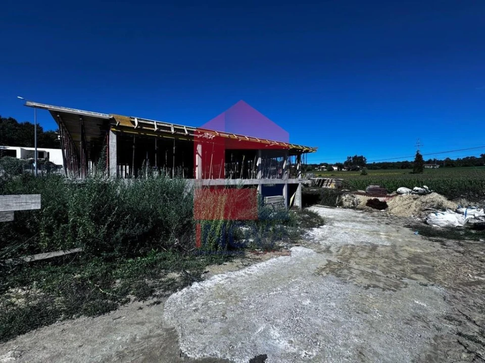 Moradia T3 para Venda em Coucieiro Foto 15