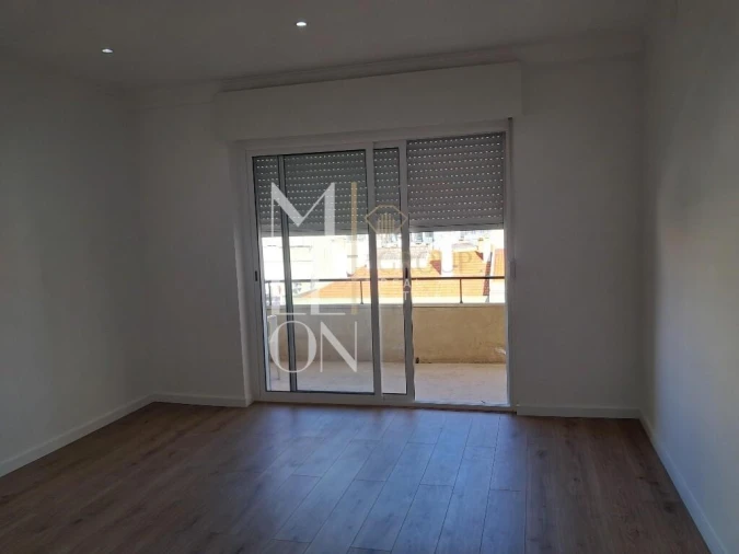 Apartamento T3 para Venda em Alfragide Foto 3