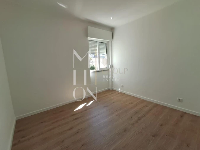 Apartamento T3 para Venda em Alfragide Foto 11