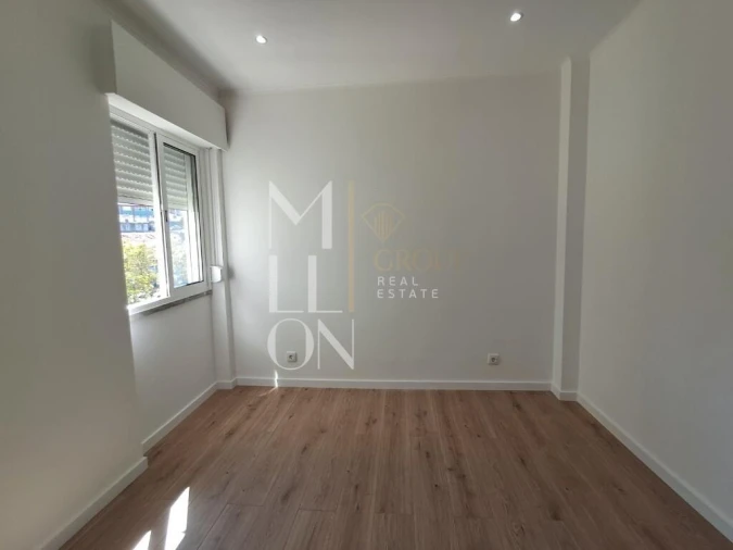 Apartamento T3 para Venda em Alfragide Foto 4