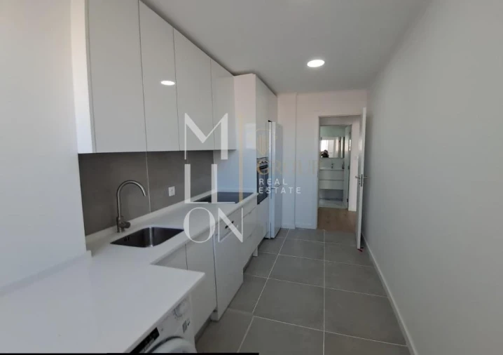 Apartamento T3 para Venda em Alfragide Foto 14