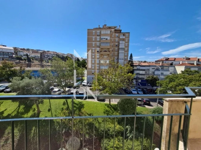 Apartamento T3 para Venda em Alfragide Foto 23