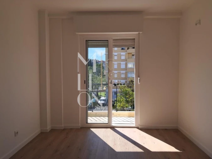Apartamento T3 para Venda em Alfragide Foto 2