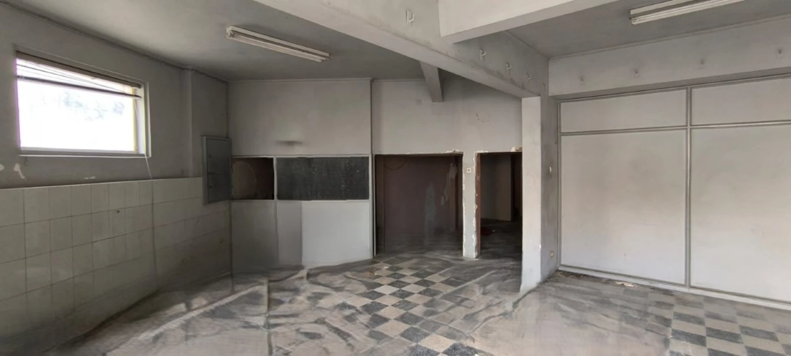 Loja para Arrendamento em Santa Iria de Azoia, São João da Talha e Bobadela Foto 7