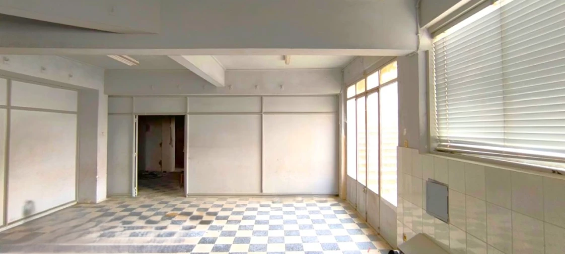 Loja para Arrendamento em Santa Iria de Azoia, São João da Talha e Bobadela Foto 1