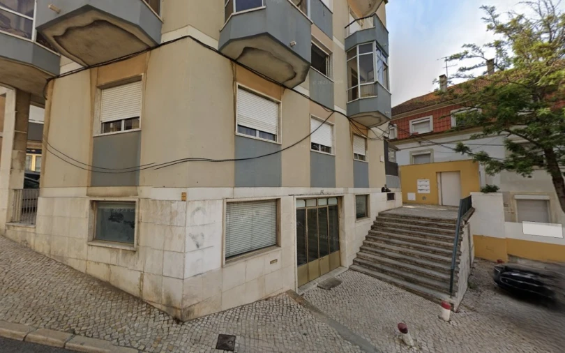 Loja para Arrendamento em Santa Iria de Azoia, São João da Talha e Bobadela Foto 9