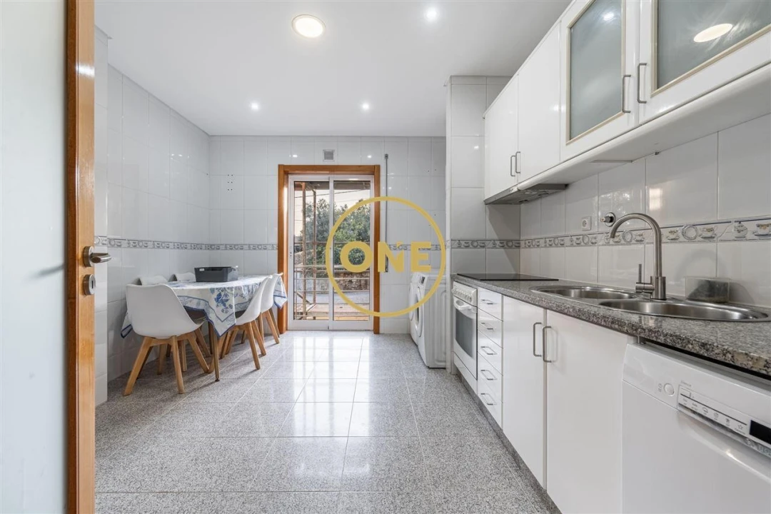 Apartamento T2 para Venda em Rio Mau e Arcos Foto 3