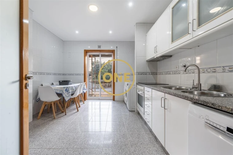 Apartamento T2 para Venda em Rio Mau e Arcos Foto 3