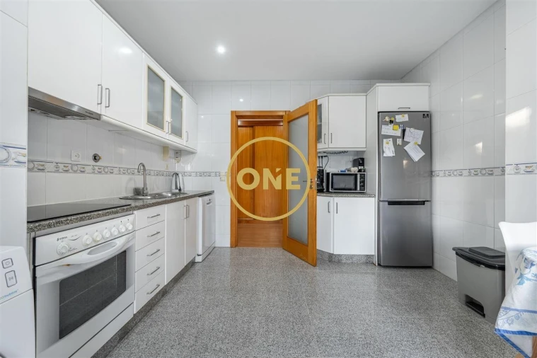 Apartamento T2 para Venda em Rio Mau e Arcos Foto 4