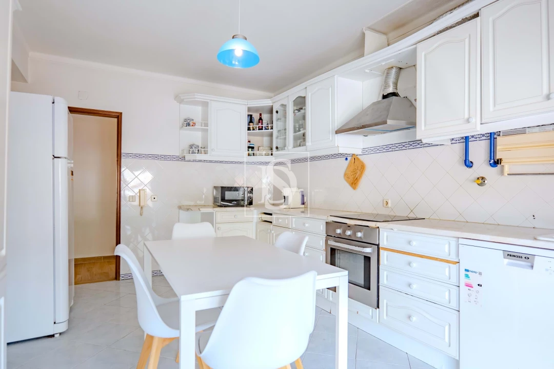 Apartamento T4 para Venda em Minde Foto 10