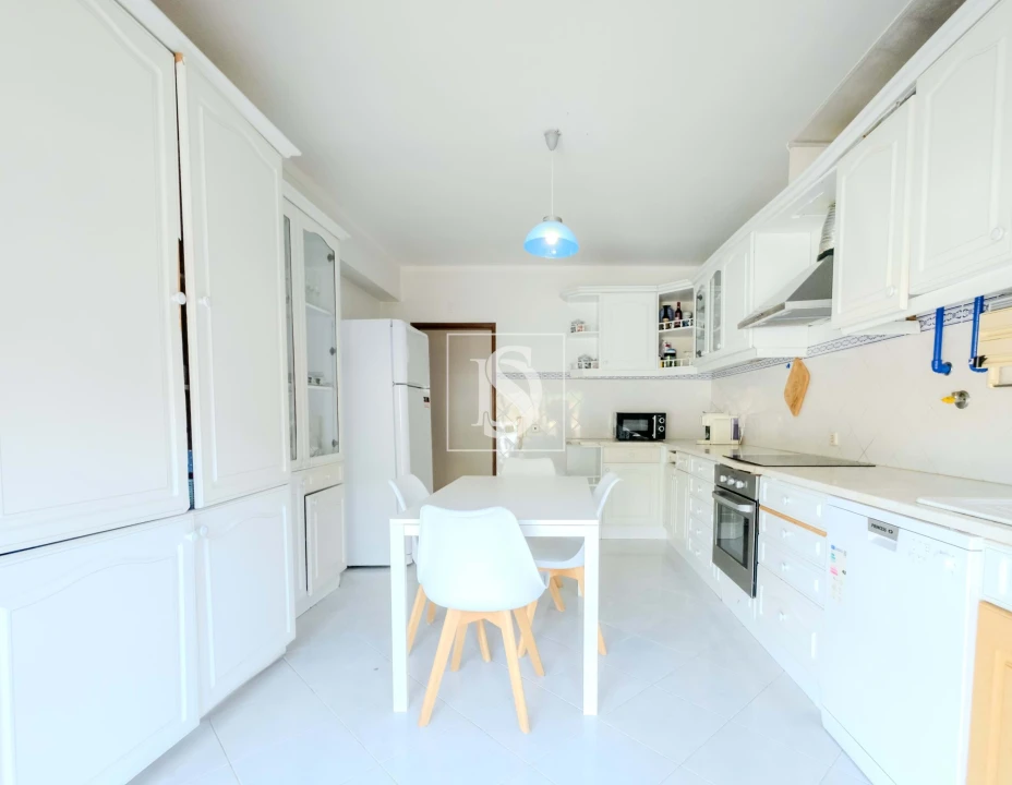 Apartamento T4 para Venda em Minde Foto 8