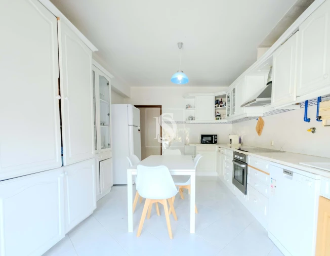 Apartamento T4 para Venda em Minde Foto 8