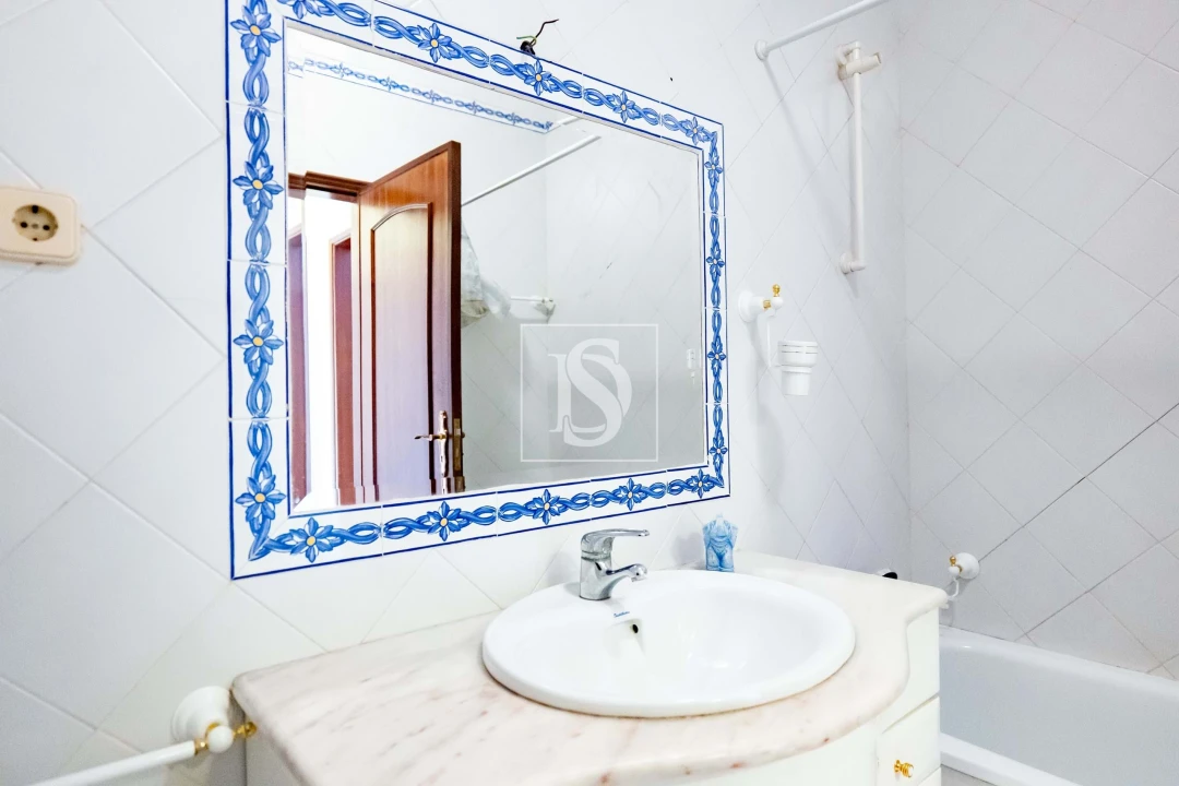 Apartamento T4 para Venda em Minde Foto 23