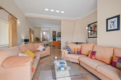 Moradia T5 para Venda em Loule (São Clemente)