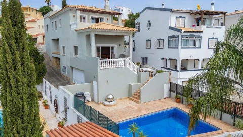 Moradia T5 para Venda em Loule (São Clemente)
