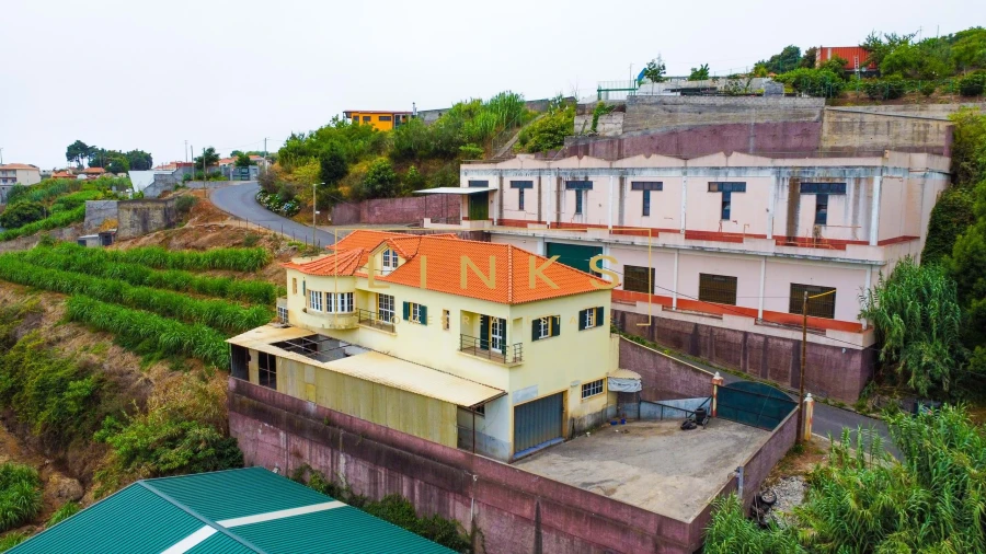 Moradia T3 para Venda em Canhas Foto 3