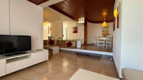 Moradia T4 para Venda em Quarteira