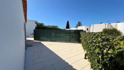 Moradia T4 para Venda em Quarteira