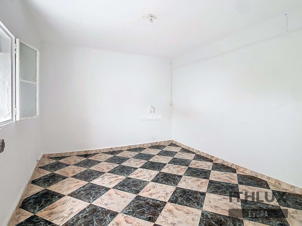 Moradia T2 para Venda em Ciladas Foto 6