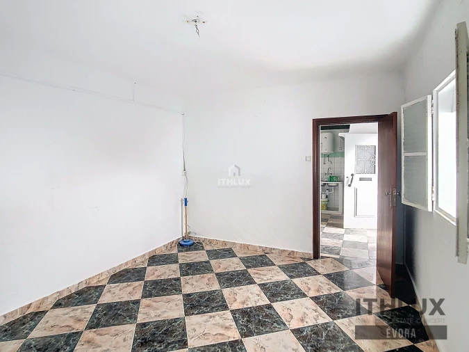 Moradia T2 para Venda em Ciladas Foto 5