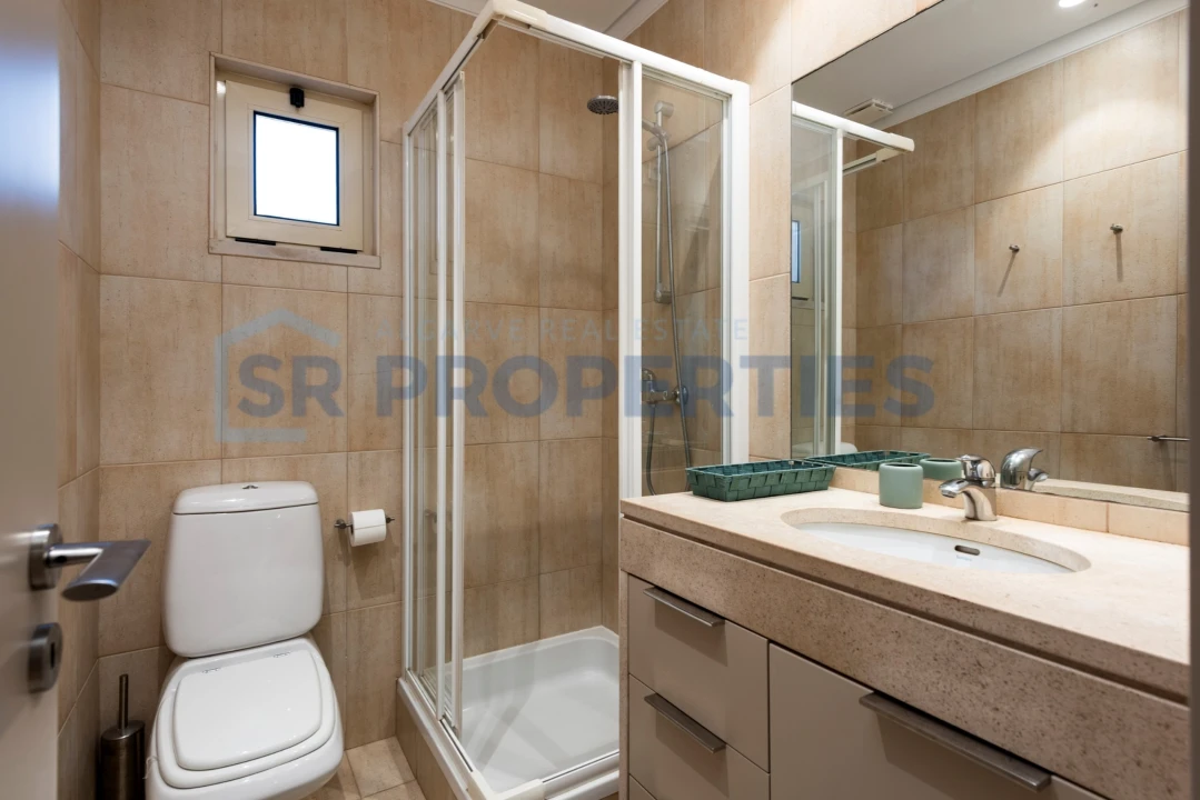 Apartamento T2 para Venda em Quarteira Foto 15