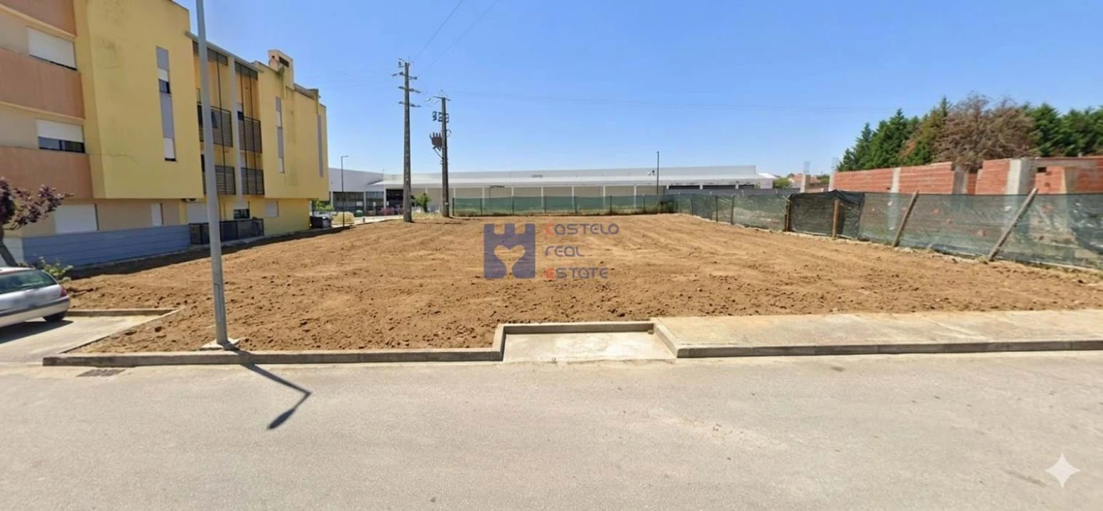 Terreno para Venda em Meia Via Foto 1