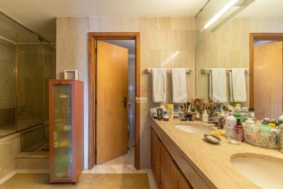 Apartamento T4 para Venda em Lordelo do Ouro e Massarelos