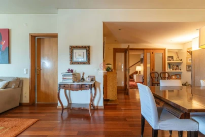 Apartamento T4 para Venda em Lordelo do Ouro e Massarelos