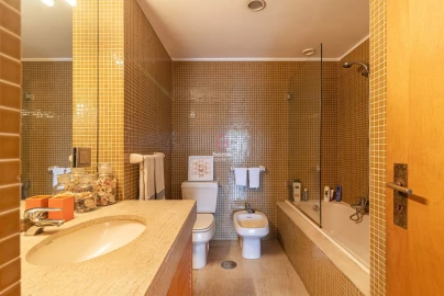 Apartamento T4 para Venda em Lordelo do Ouro e Massarelos