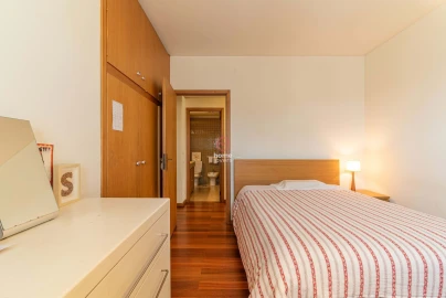 Apartamento T4 para Venda em Lordelo do Ouro e Massarelos