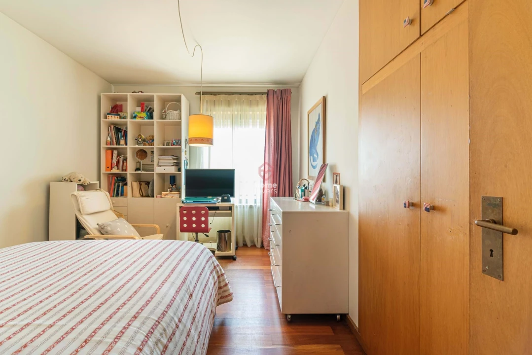 Apartamento T4 para Venda em Lordelo do Ouro e Massarelos Foto 22