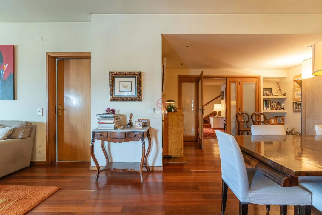 Apartamento T4 para Venda em Lordelo do Ouro e Massarelos Foto 10
