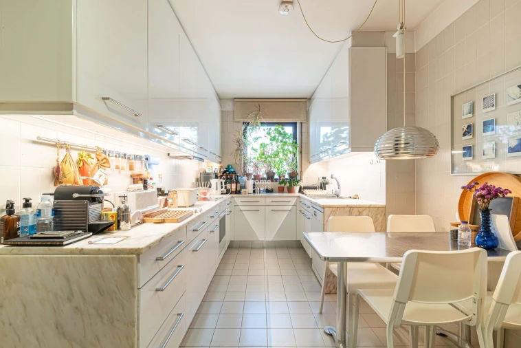 Apartamento T4 para Venda em Lordelo do Ouro e Massarelos Foto 7