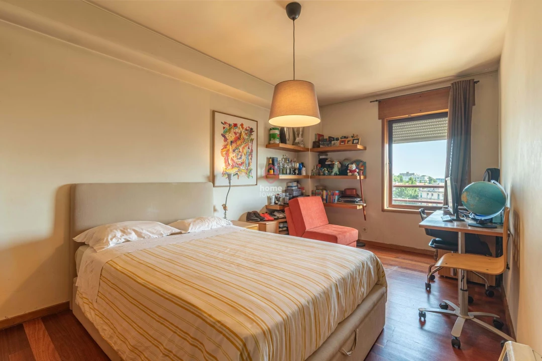 Apartamento T4 para Venda em Lordelo do Ouro e Massarelos Foto 23
