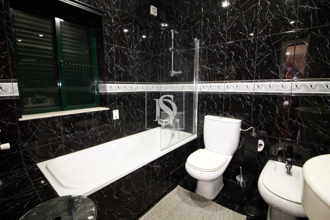 Moradia T6 para Venda em Martim Foto 13