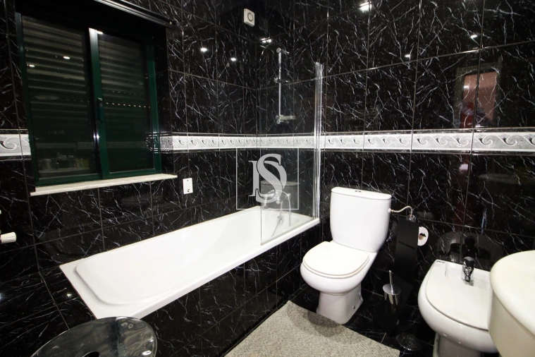 Moradia T6 para Venda em Martim Foto 13