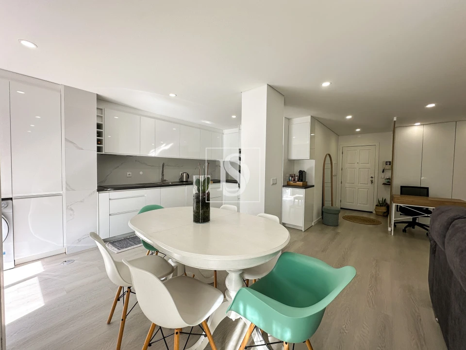 Apartamento T2 para Venda em Requião Foto 9